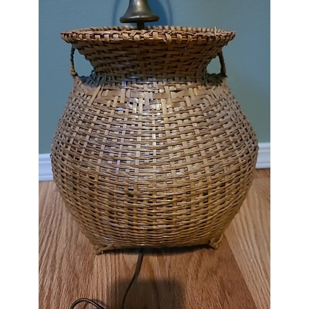 Mid Century Modern Vintage Basket Weave Rattan Lamp Works Read Description‎